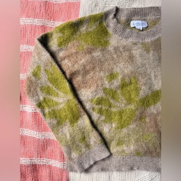 L Velvet by Graham & Spencer Tan and Green Baby Alpaca Soft Sweater - Picture 1 of 7